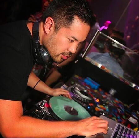 DJ skratchy Spinning